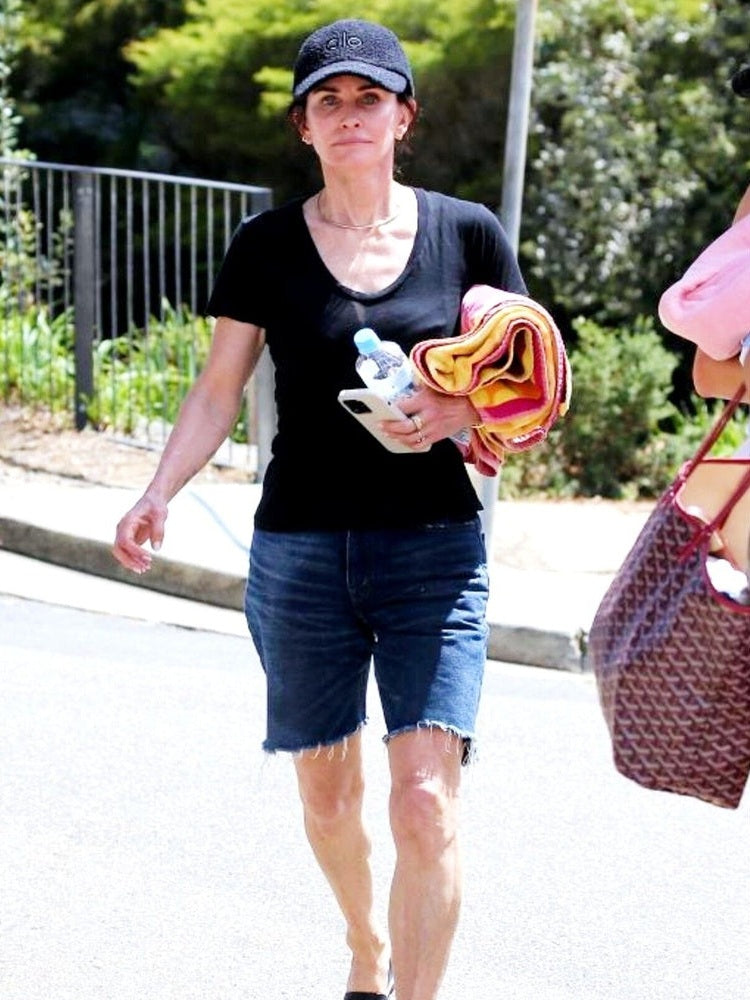 Courteney Cox 8.5 x 11 Candid Color Photograph Art Print Photo Collectibles:Photographic Images:Photographs Style Your Walls